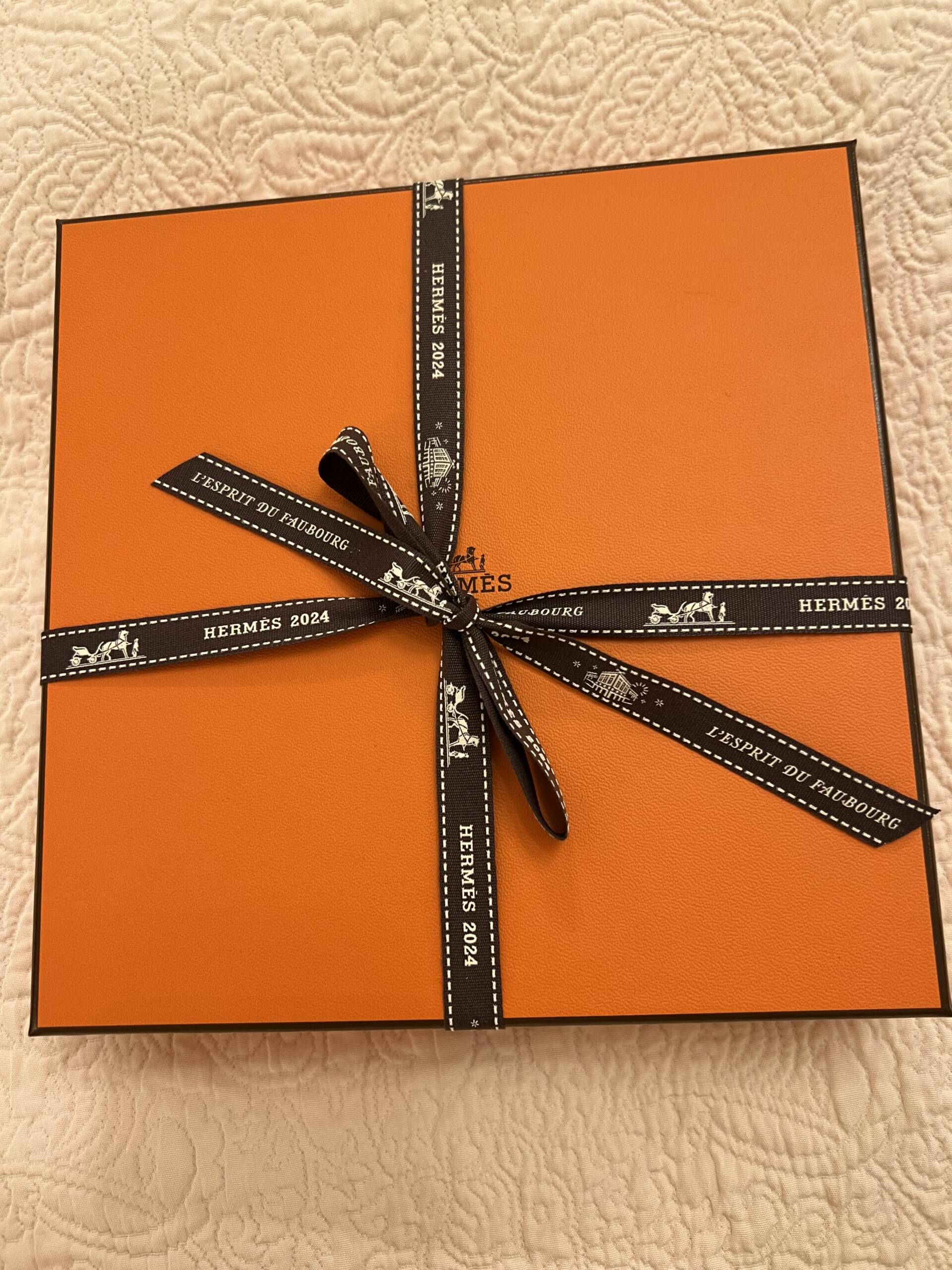 experience shopping in paris with live diary updates