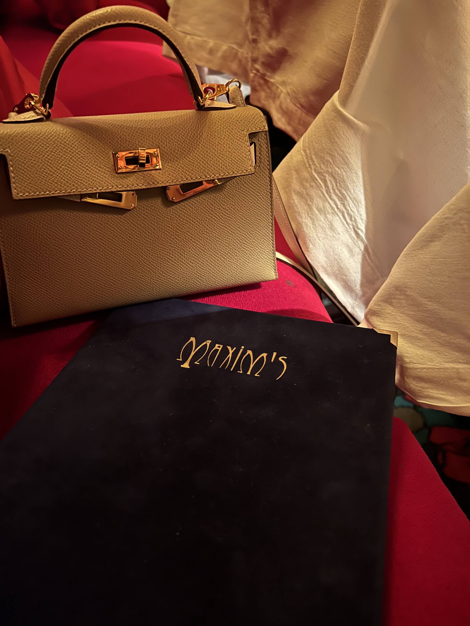 experience shopping in paris with live diary updates