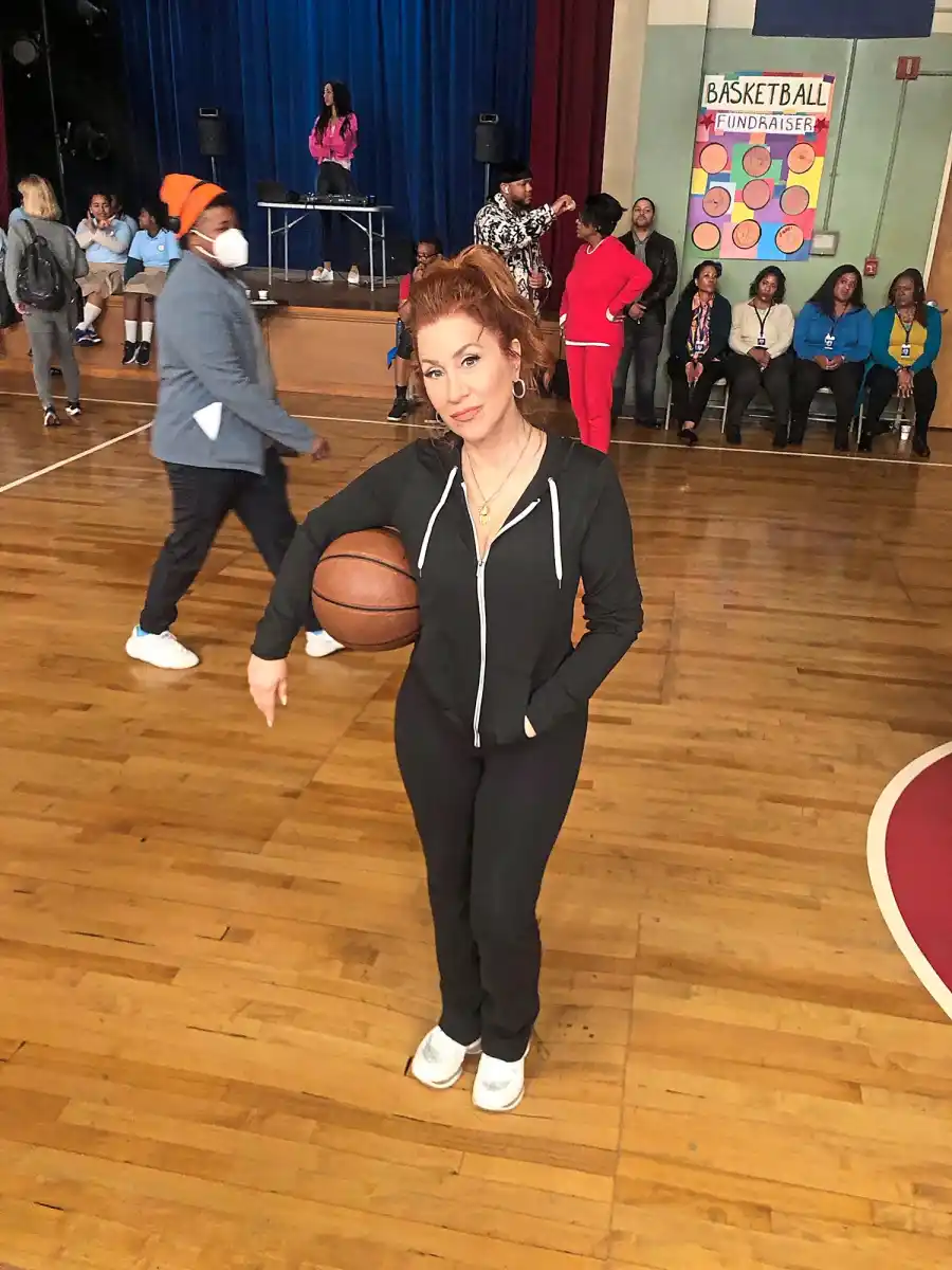 1030am Lisa Ann Walter Walks Us Through a Day in Her Life