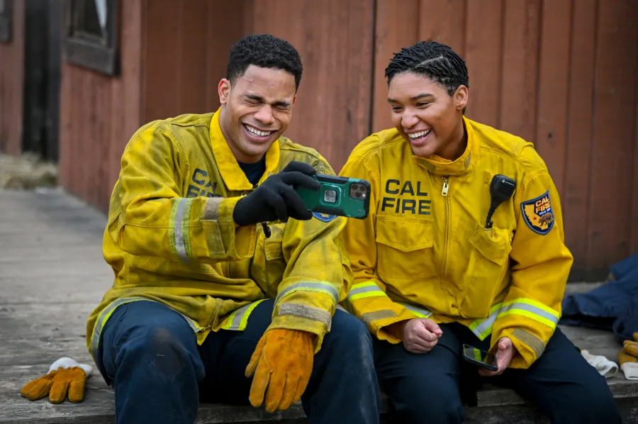 ire Country Cast s Best Behind the Scenes Moments Throughout the Seasons