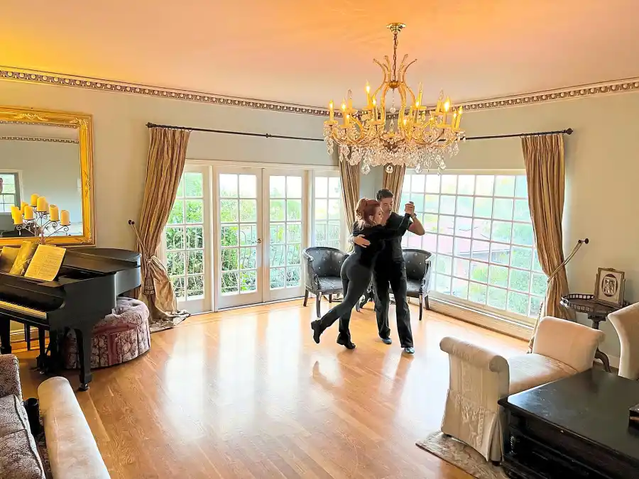 445pm Lisa Ann Walter Walks Us Through a Day in Her Life