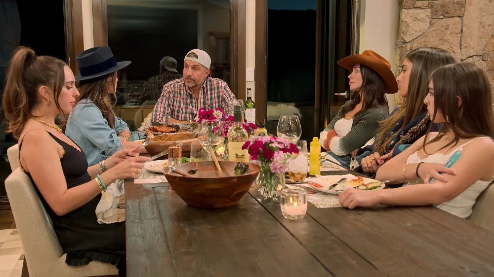 Alexia Umansky Kyle Richards Mauricio Umansky Farrah Brittany Sophia Umansky Portia Umansky Buying Beverly Hills Trailer Puts Umansky Family Drama Front and Center for Season 2