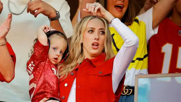 Brittany Mahomes Reveals She Has a Fractured Back Warns Moms to Take Care of Their Pelvic Floor After Giving Birth 523