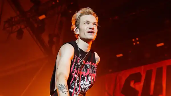 Feature Deryck Whibley Reveals Why It Was Time to End Sum 41