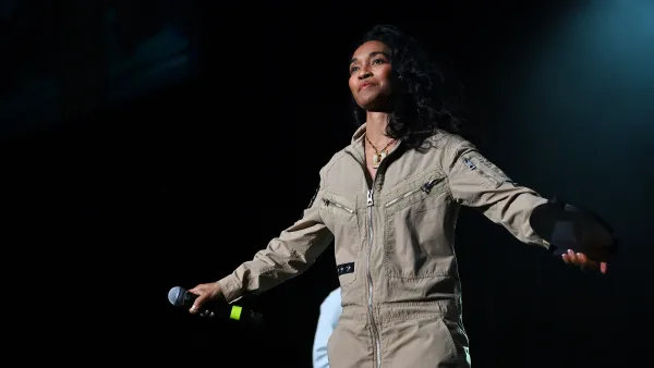 V-103 Winterfest, Chilli Thomas