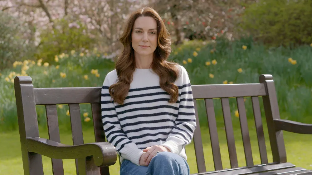 Gina Bellman Inspired to Share Cancer Diagnosis After Kate Middleton 3