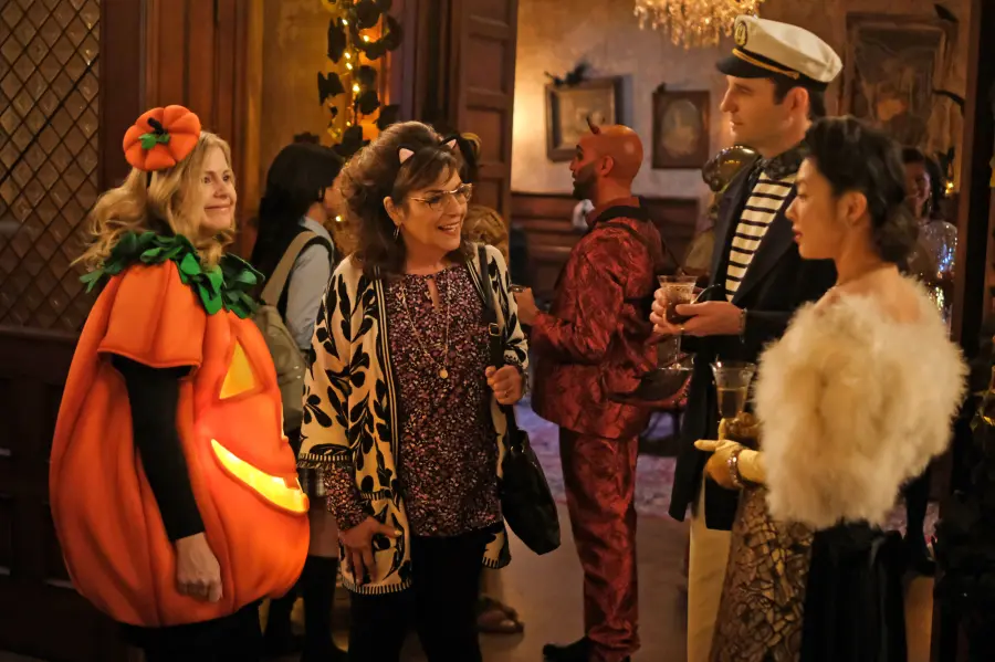 How Ghosts Is Trying to Hide Rose McIver Baby Bump