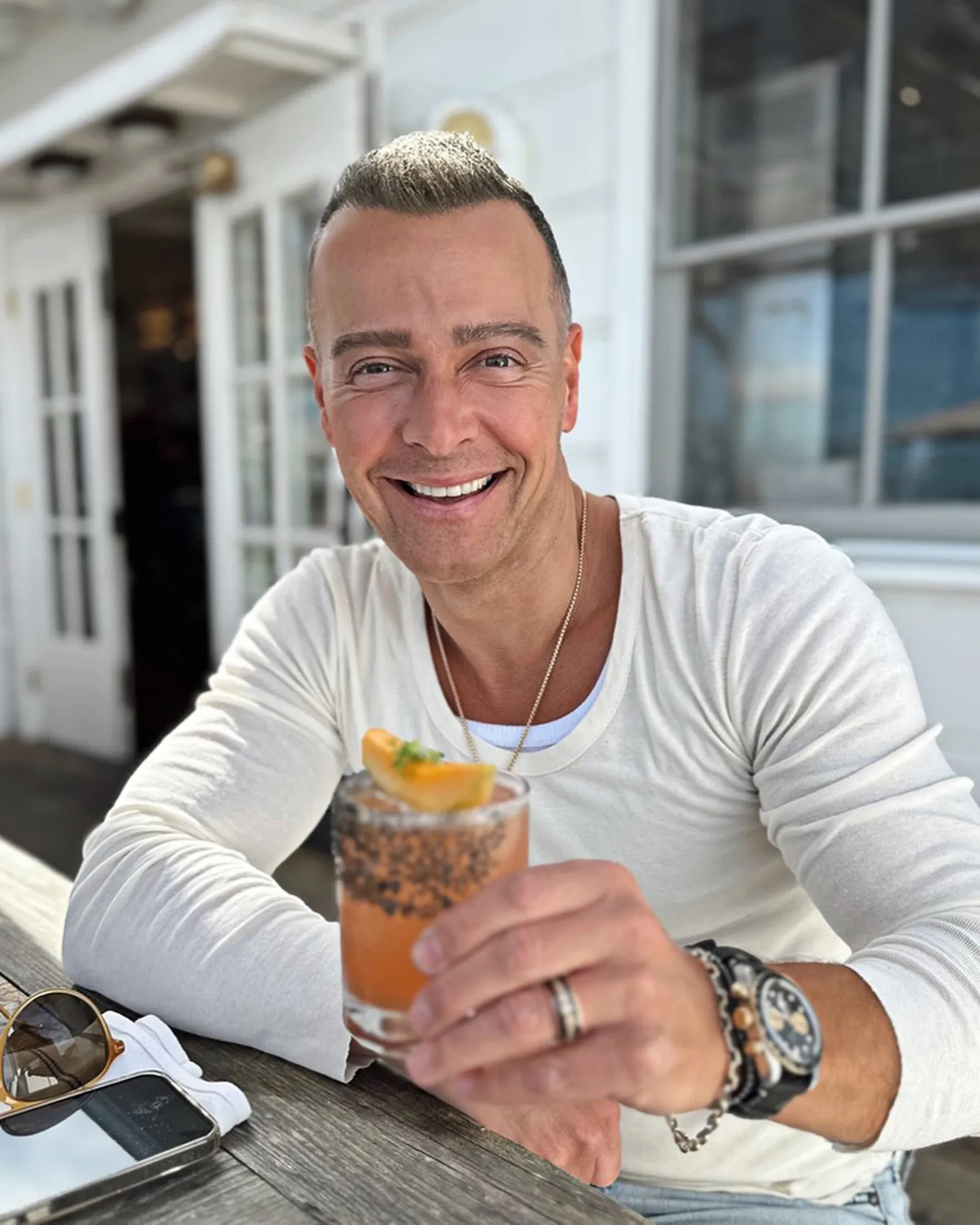 Joey Lawrence Says Daughters Friends Have Crushes