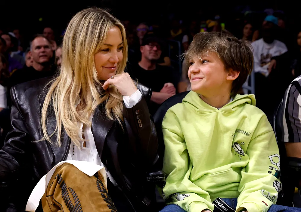 Kate Hudson and Kids at Basketball Game