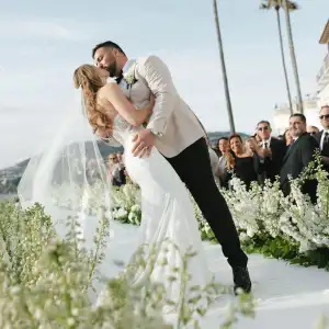 New York Liberty Star Sabrina Ionescu Marries Las Vegas Raiders Center Hroniss Grasu