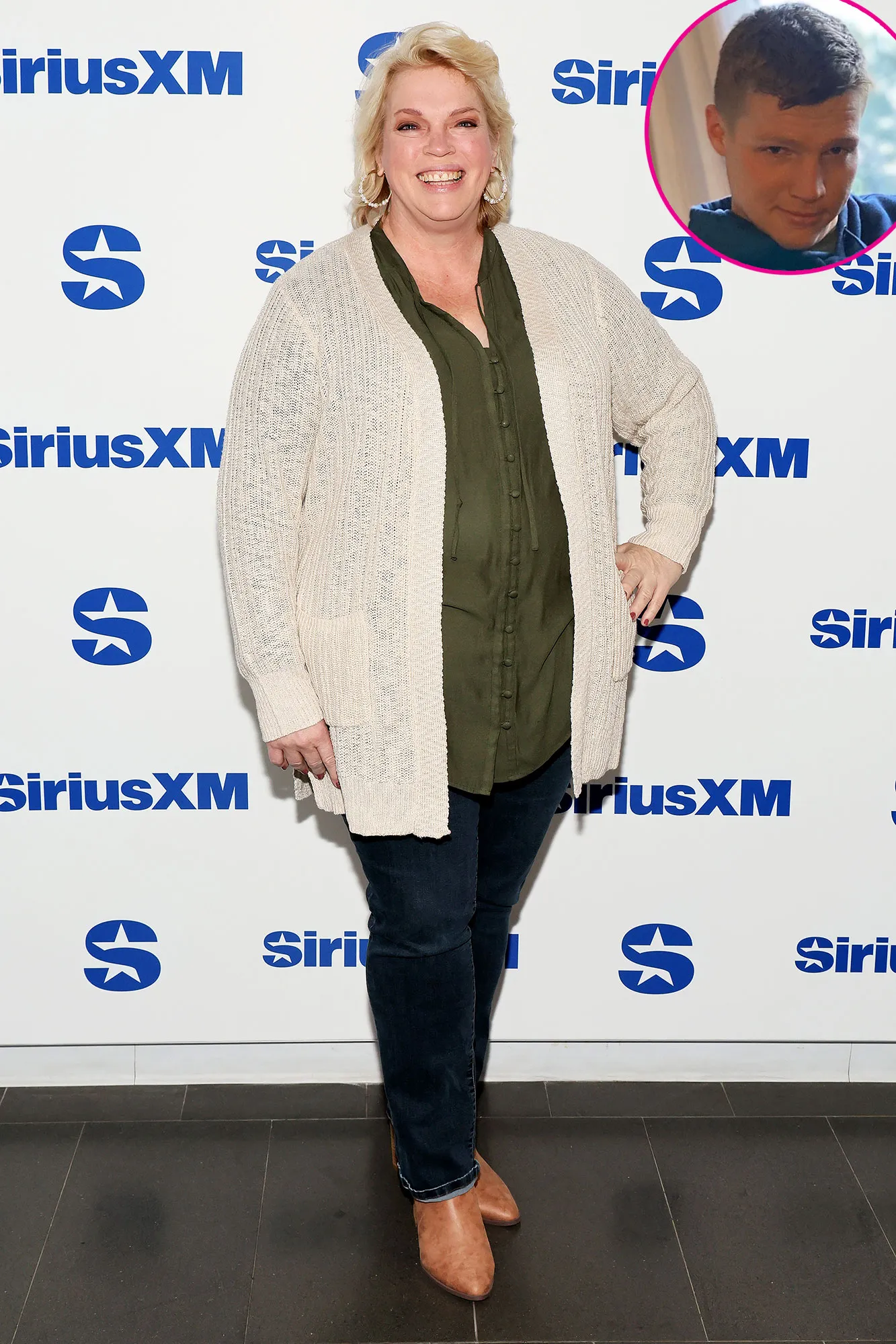 Promo Sister Wives Star Janelle Brown Is Brought to Tears by Generosity From Fans After Son Death