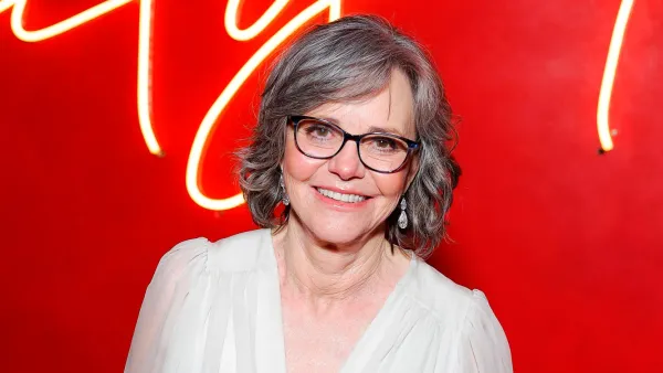 Sally Field Doesn t See Herself Getting Remarried I Was Never Really Good at Picking a Partner 498