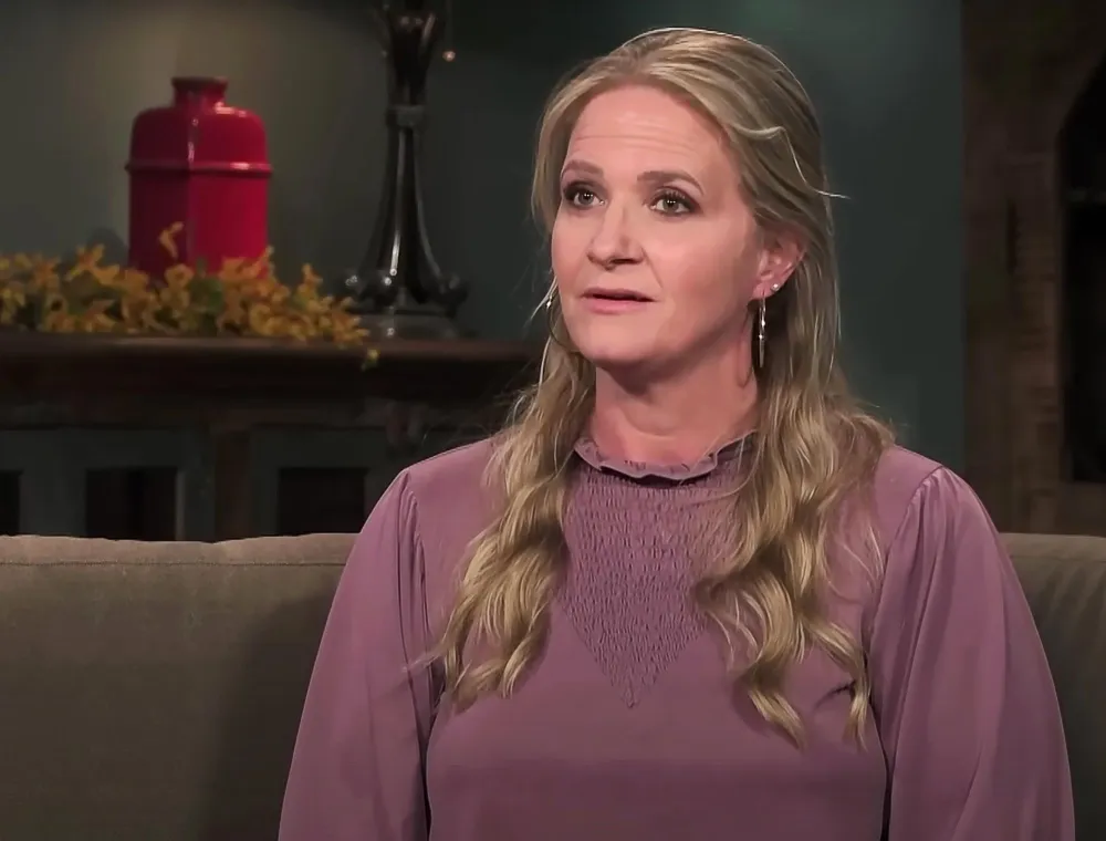 Sister Wives Christine Brown Revisits Family Photos With Garrison Scrambling for Another Glimpse 867