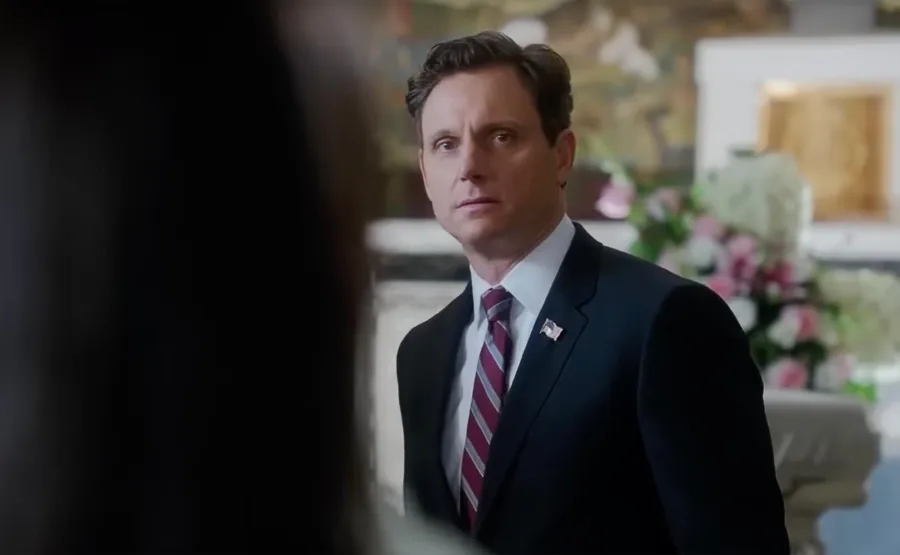 TV Show Hearthrobs We Loved Until We Realized They re Kind of Awful- Lucas Scott and More President Fitzgerald Grant III Scandal Tony Goldwyn 600