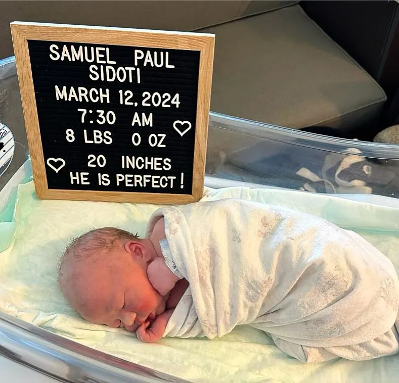 Taylor Swift s guitarist Paul Sidoti welcomes Baby 984