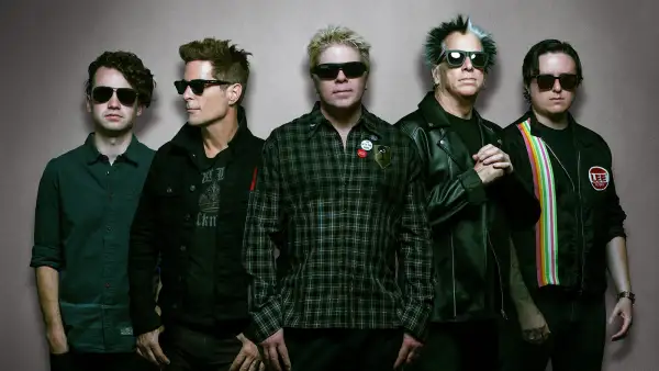 The Offsprings Dexter Holland and Noodles Reflect on Smash 30 Years Later Still Fresh as Ever Exclusive