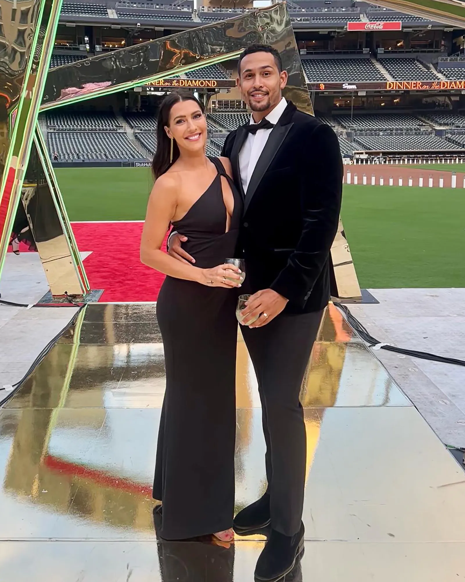 Thomas Jacobs and Becca Kufrin Are Planning 'Gatsby'-Themed Wedding With 'Sentimental' Touches