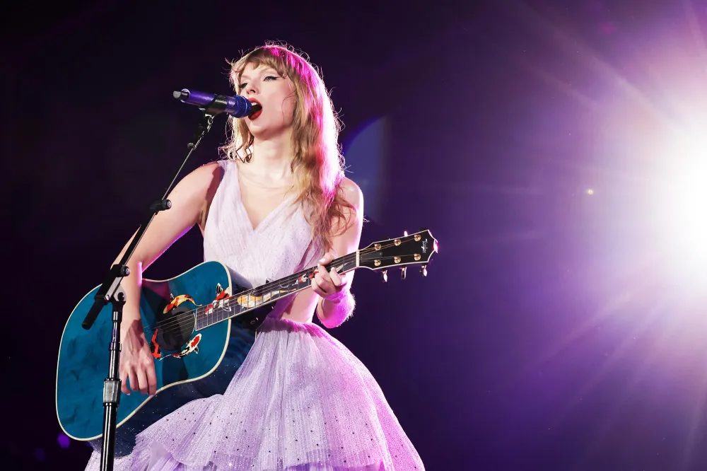 What Does Taylor Swifts The Black Dog Mean Breaking Down All of the Fan Theories