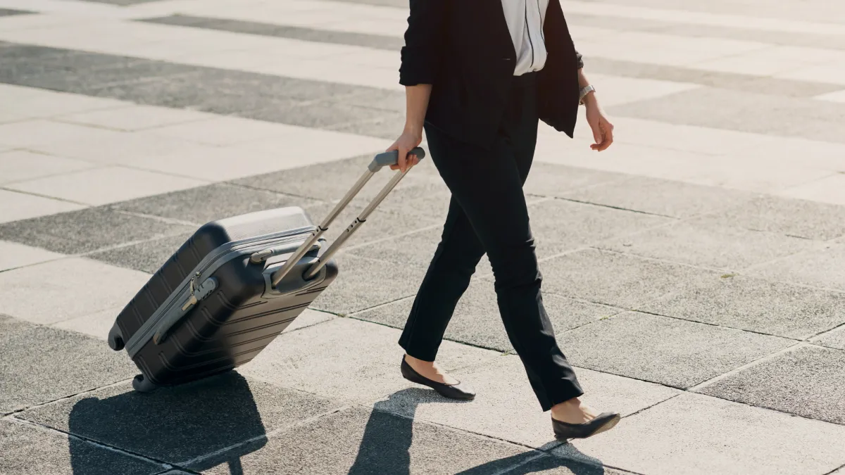 13 Absolute Comfiest Spring Flats for Women