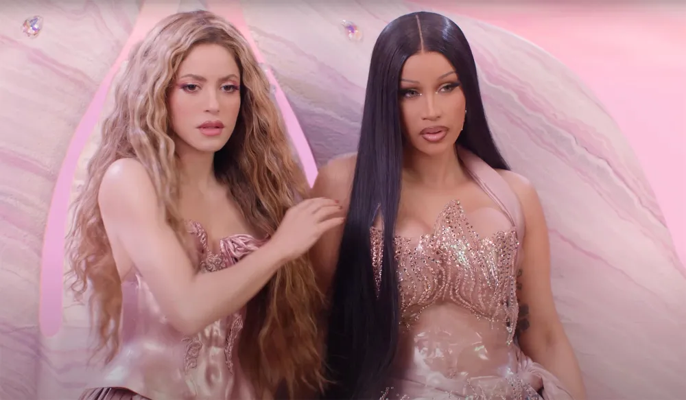 Shakira es una diosa del amor a la caza en el m&iacute;tico v&iacute;deo de su canci&oacute;n con Cardi B