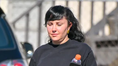 Amanda Bynes Announces Return to School to Become Manicurist 457