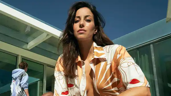 Brad Pitts GF in New Fashion Campaign