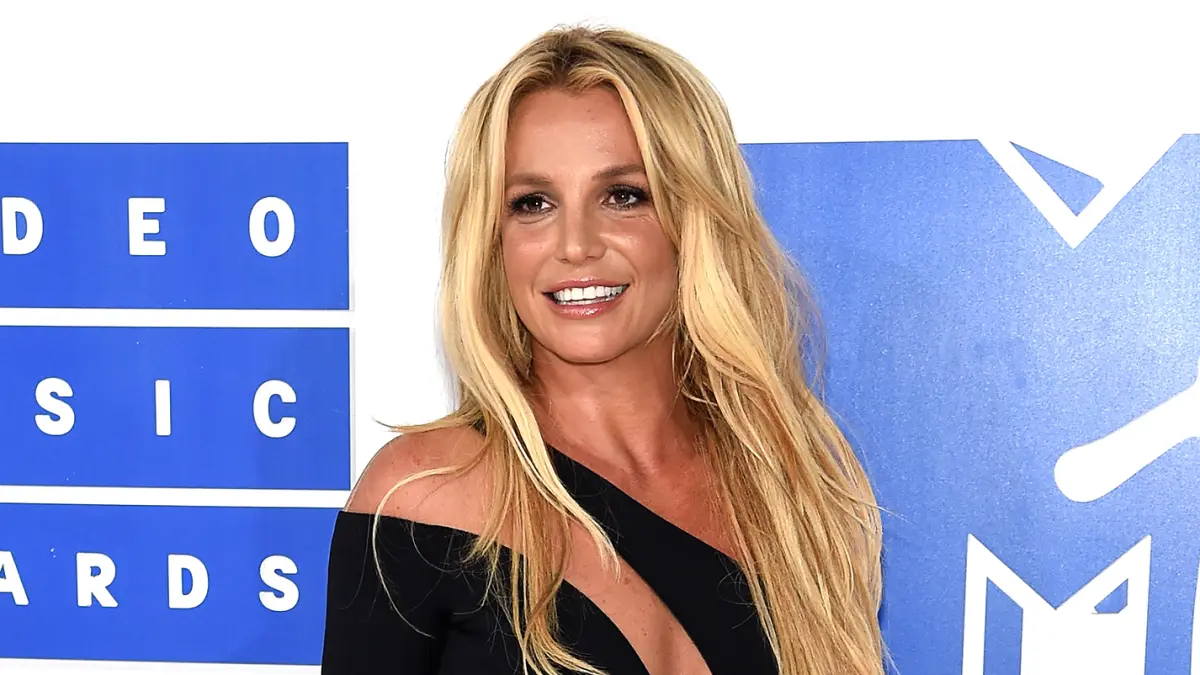 Britney Spears Says 'Love Heals Everything' as She Settles Conservatorship Case With Dad Jamie