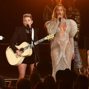 CMAs Attendee Recalls Racist Jeers Directed at Beyonce During 2016 Performance