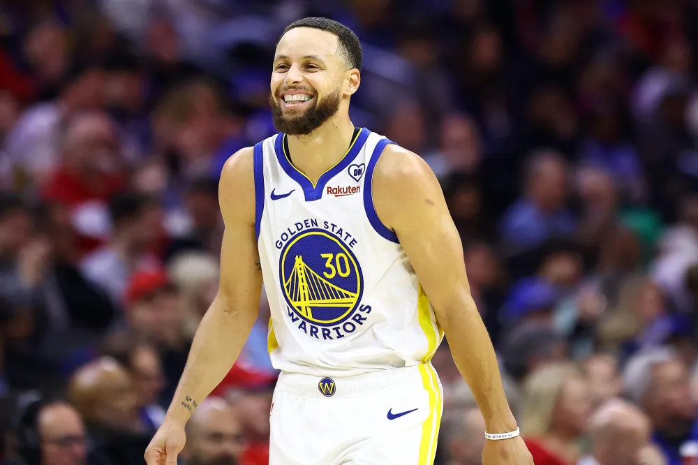 Celebrity Fans of Caitlin Clark Jason Sudekis Travis Scott Tom Brady and More 137