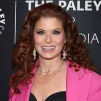 Debra Messing Bio