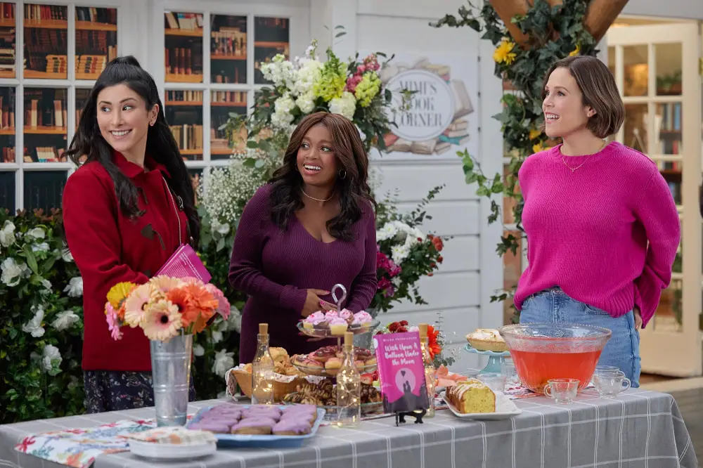 Erin Krakow Hopes Her New Movie &lsquo;Blind Date Book Club&rsquo; With Robert Buckley Gives Off a &lsquo;You&rsquo;ve Got Mail&rsquo; Energy 305