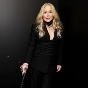 Feature Christina Applegate Says She Walked 9,000 Steps a Day Without Cane During Family Trip