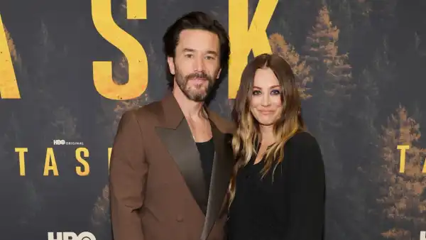 GettyImages-2233751722-tom-pelphrey-kaley-cuoco