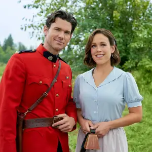 Hallmark s Erin Krakow Thinks Elizabeth and Nathan Are Endgame on When Calls the Heart 231