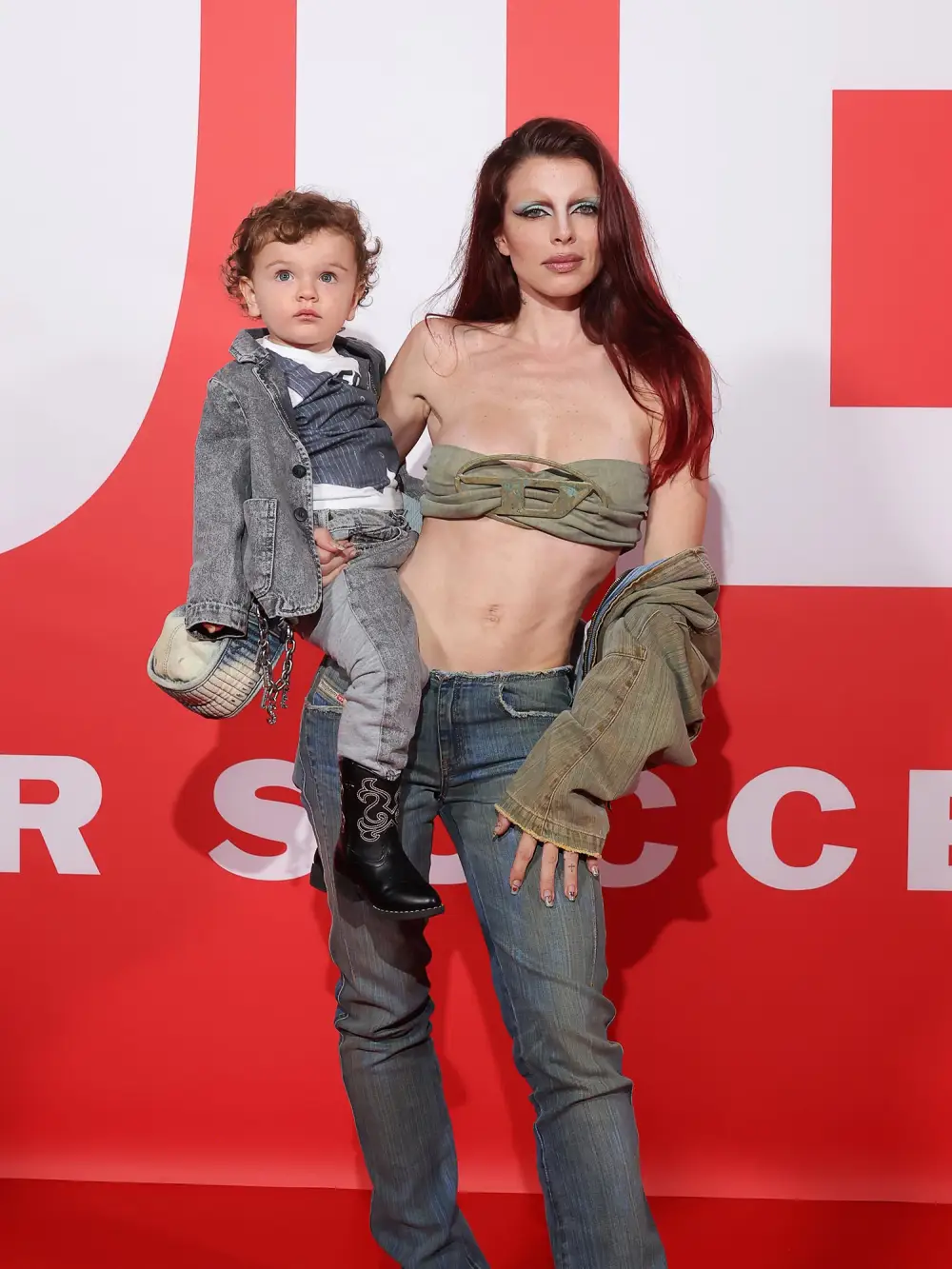 Julia Fox Says She Wants Son Valentino to Be a Proud of Being a Nepo Baby He Needs to Own It Too 453