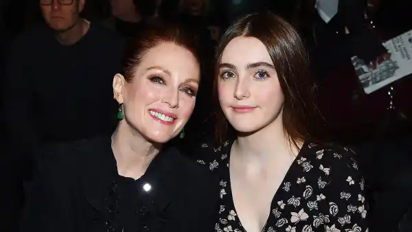 Julianne Moore Shares Rare Photo of Look alike Daughter Liv on Her 22nd Birthday 431