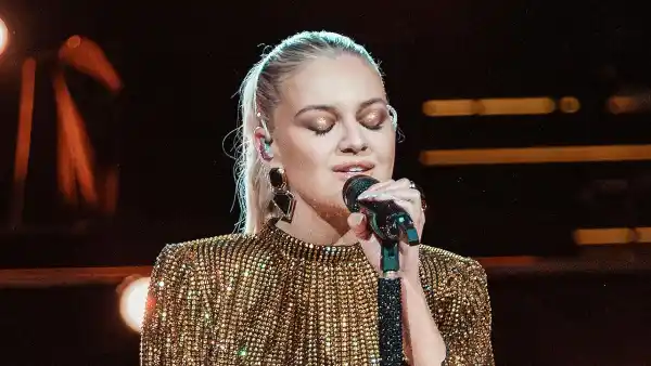 Kelsea Ballerini Goes Pantsless at the CMTs and Fires Back at Critics: ‘It Looks Hot. Period’