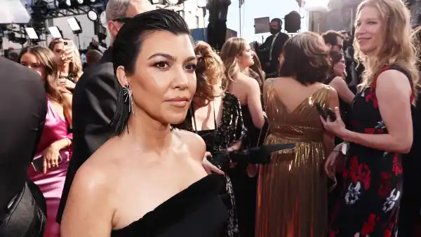 Kourtney Kardashian Lashes Out at Claims Kim Kardashian Purposely Shared Bikini Photo
