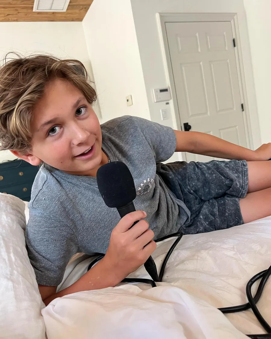 Oliver Hudson and Wife Erinn Bartlett s Family Album Sweetest Moments With Their 3 Children 467