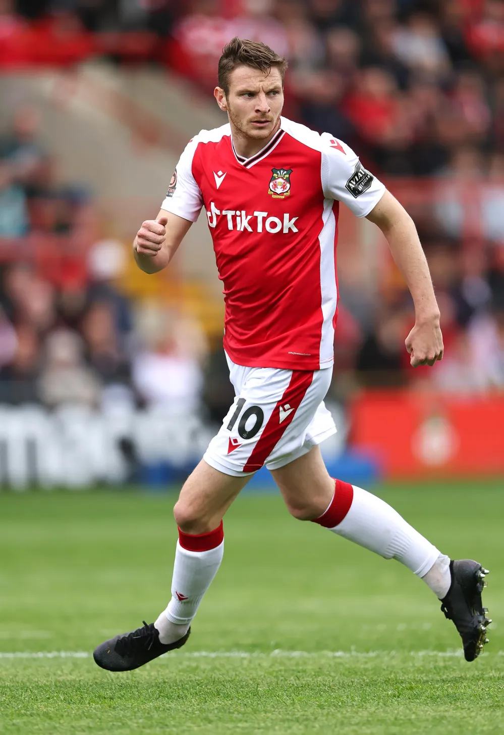 Ryan Reynolds Offers Lungs to Player Paul Mullin After 'Welcome to Wrexham' Season 3 Premiere Injury