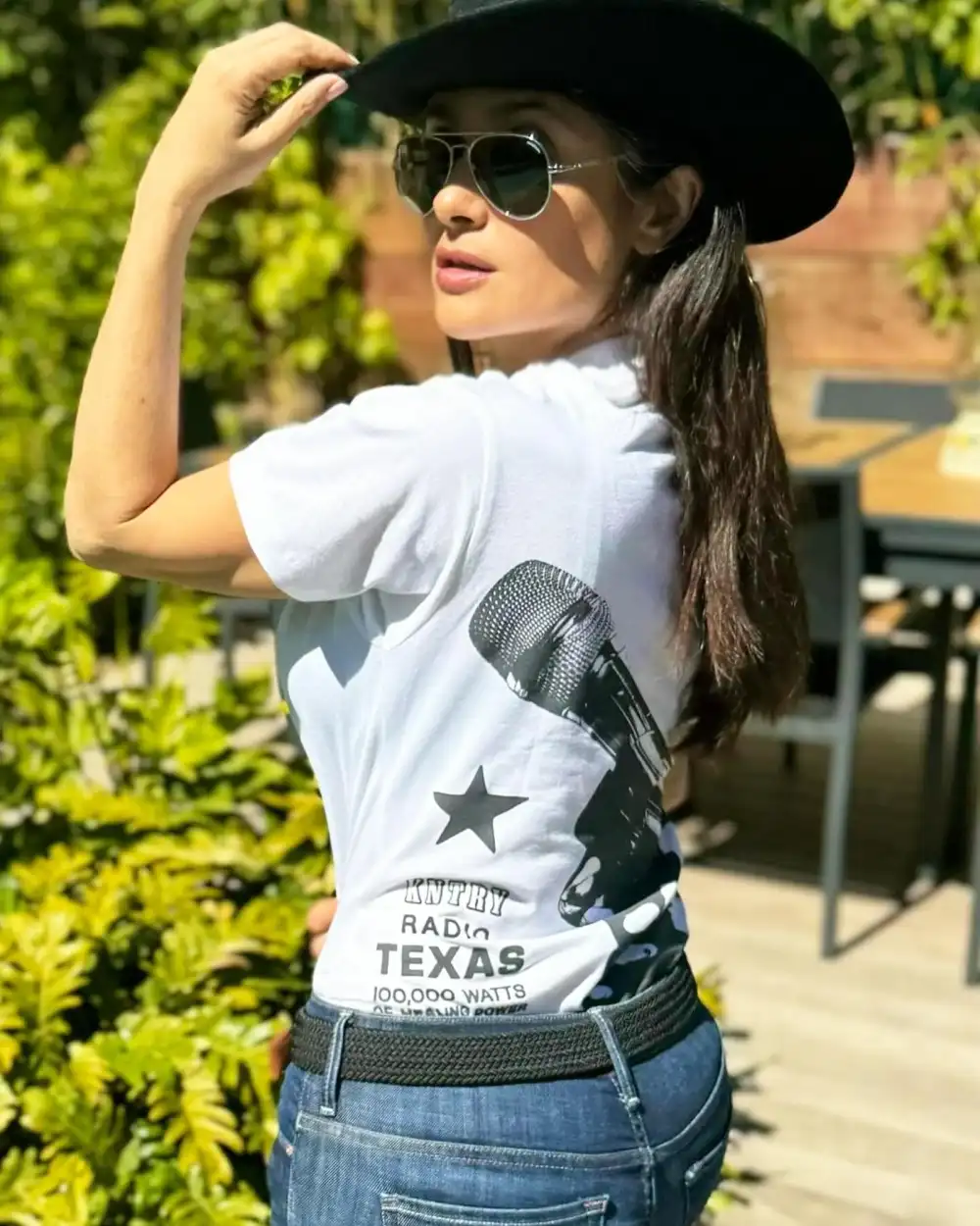 Salma Hayek Praises Beyonces Western Style With a Cowgirl Look of Her Own