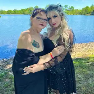 Tammy Slaton Shows Some Skin in Picture With Her Spiritual Sister