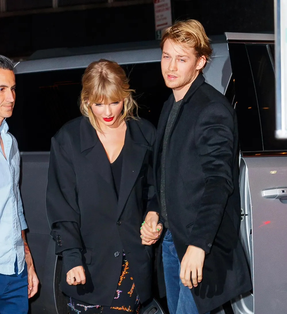 Taylor Swift s Denial Apple Music Playlist Includes Several Joe Alwyn Love Songs 331