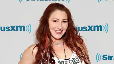 Tiffany Recalls Being Starstruck Meeting Michael Jackson After She Knocked ‘Bad’ Out of No. 1 Spot