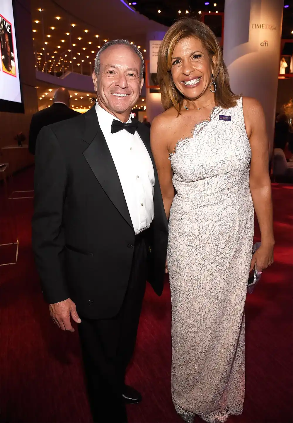 Todays Jenna Bush Hager Clarifies Hoda Kotb Is Not Dating Her Driver Eddie Shes Still Looking