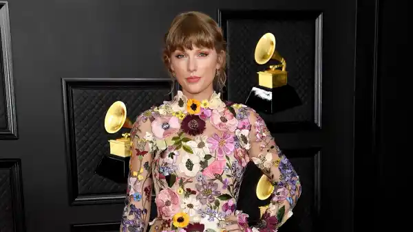 Which Taylor Swift Ex Was at The Black Dog