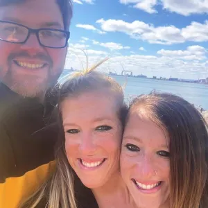Who Is Conjoined Twin Abby Hensel Husband Josh Bowling 3