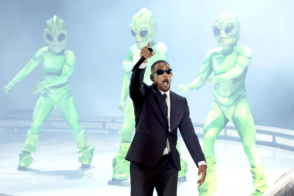 Will Smith Brings Back the &lsquo;Men in Black&rsquo; for Surprise Performance During J Balvin&rsquo;s Coachella Set