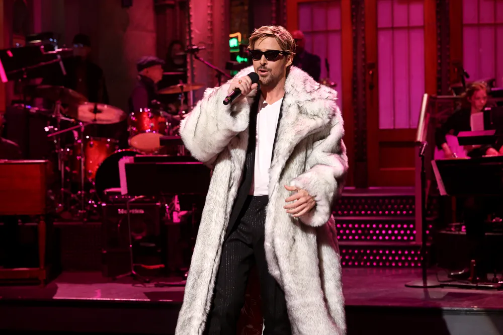 Ryan Gosling Breaks Up With Ken by Covering Taylor Swift&rsquo;s &lsquo;All Too Well&rsquo; on &lsquo;SNL&rsquo; With Emily Blunt