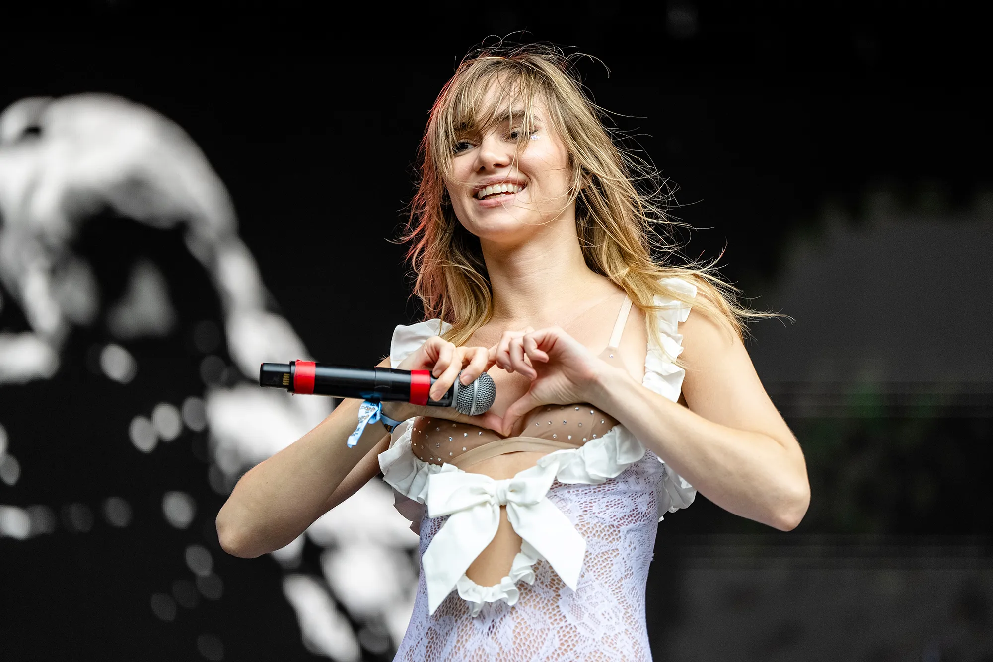 Suki Waterhouse Subtly Reveals Sex of Her and Robert Pattinson's 1st Baby During Coachella Set